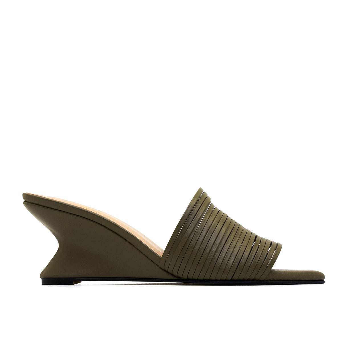 EMILIA OLIVE HEELS X HELENA FADUL