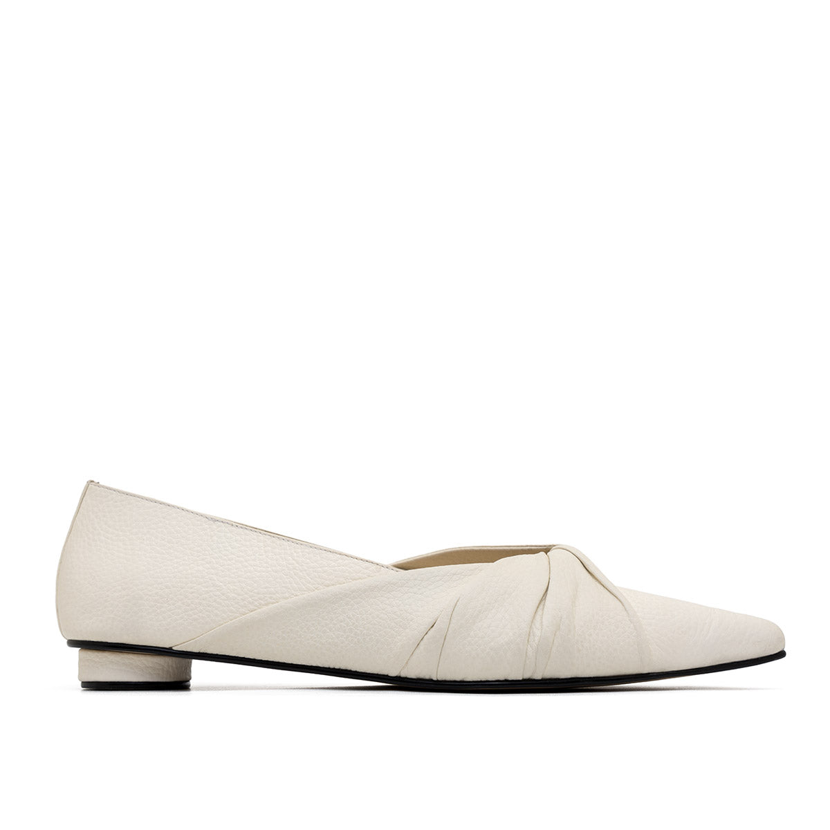 PAULA OFF WHITE FLATS X HELENA FADUL