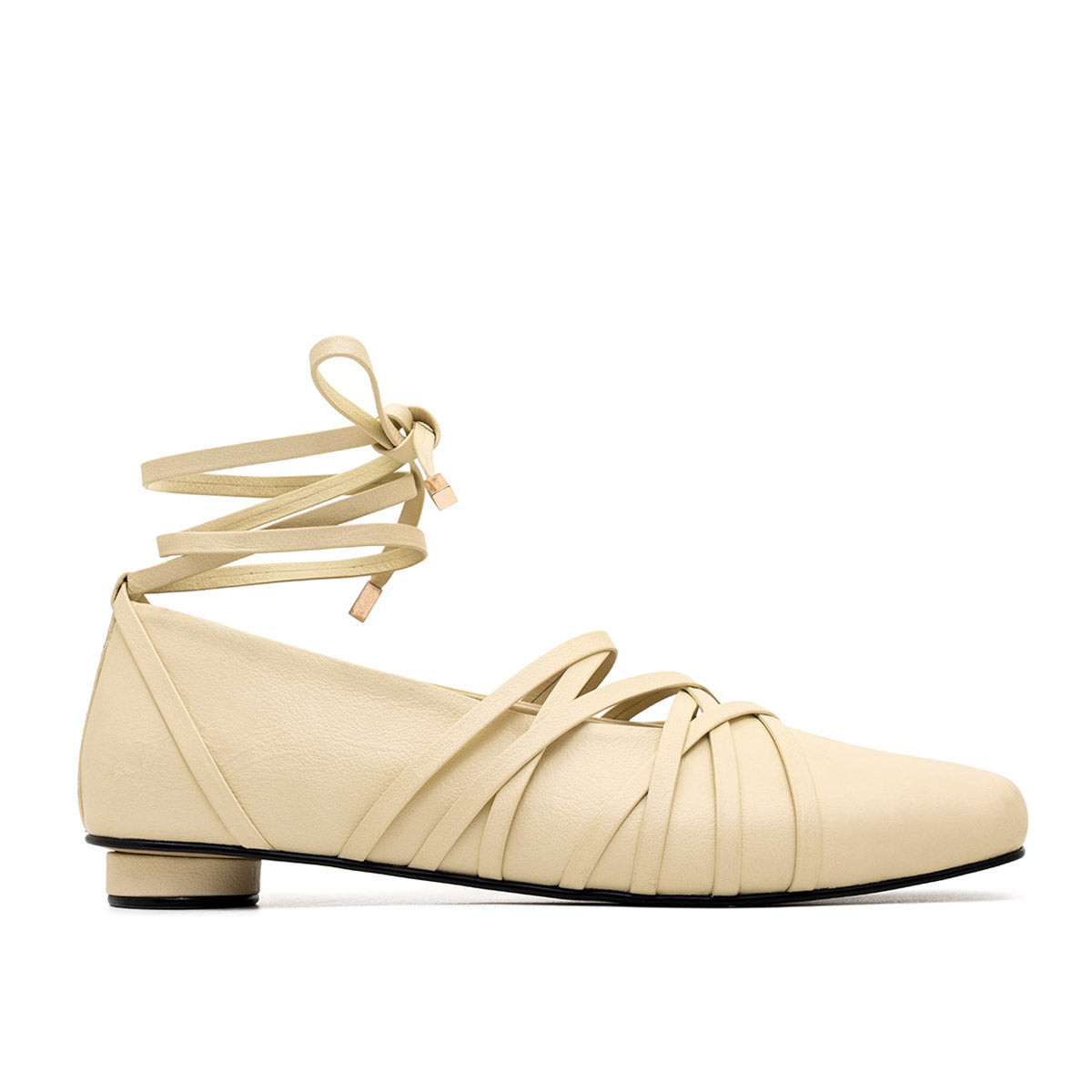 SOFÍA BUTTER FLATS X HELENA FADUL