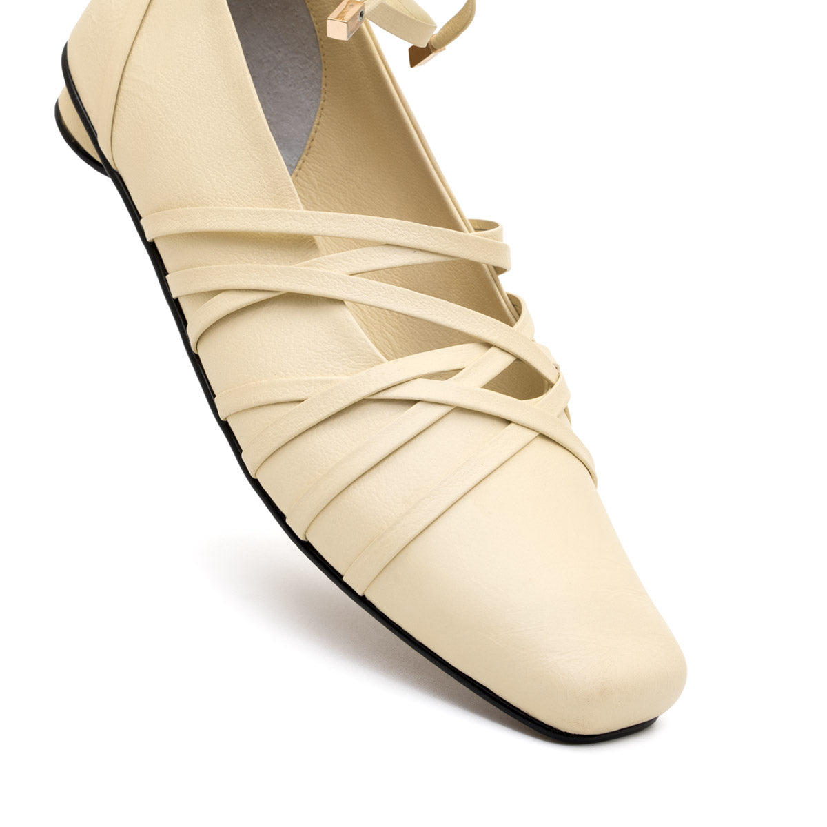 SOFÍA BUTTER FLATS X HELENA FADUL