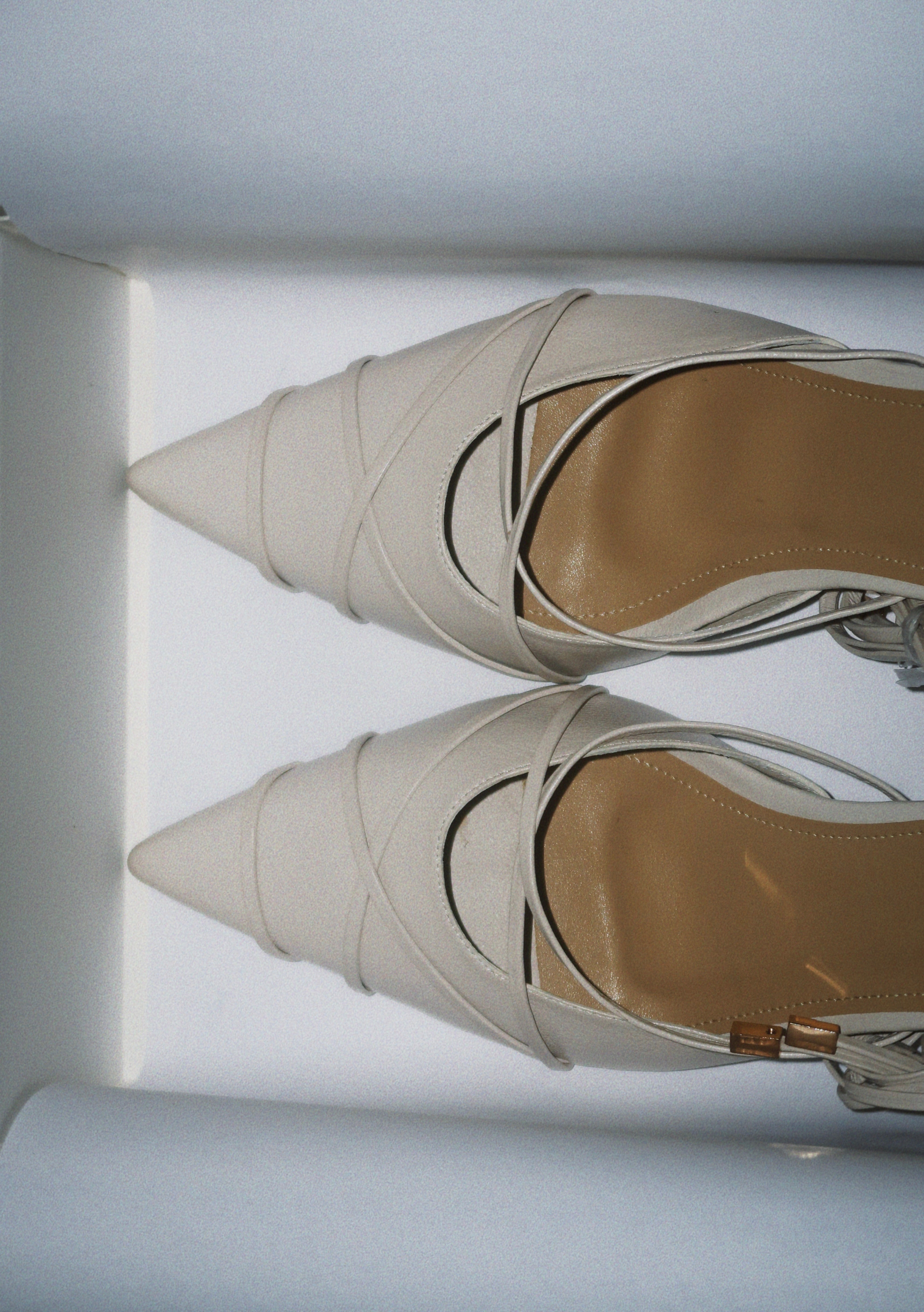 MARTHA OFF WHITE HEELS
